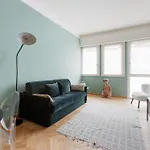 Piola M2 - Walking On The Moon Apartment