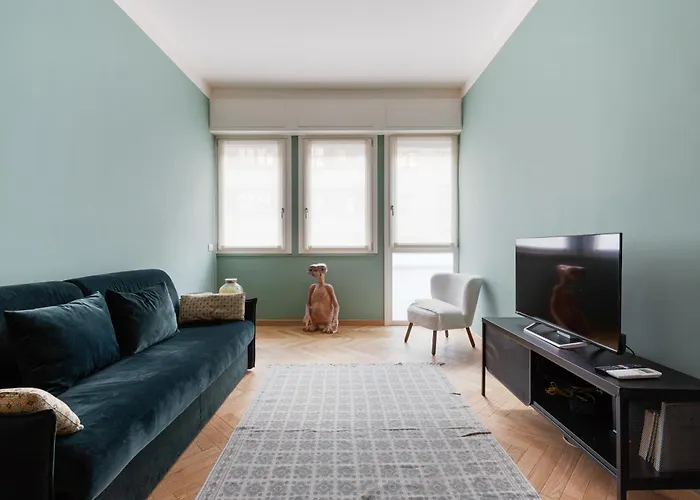 Piola M2 - Walking On The Moon Apartment